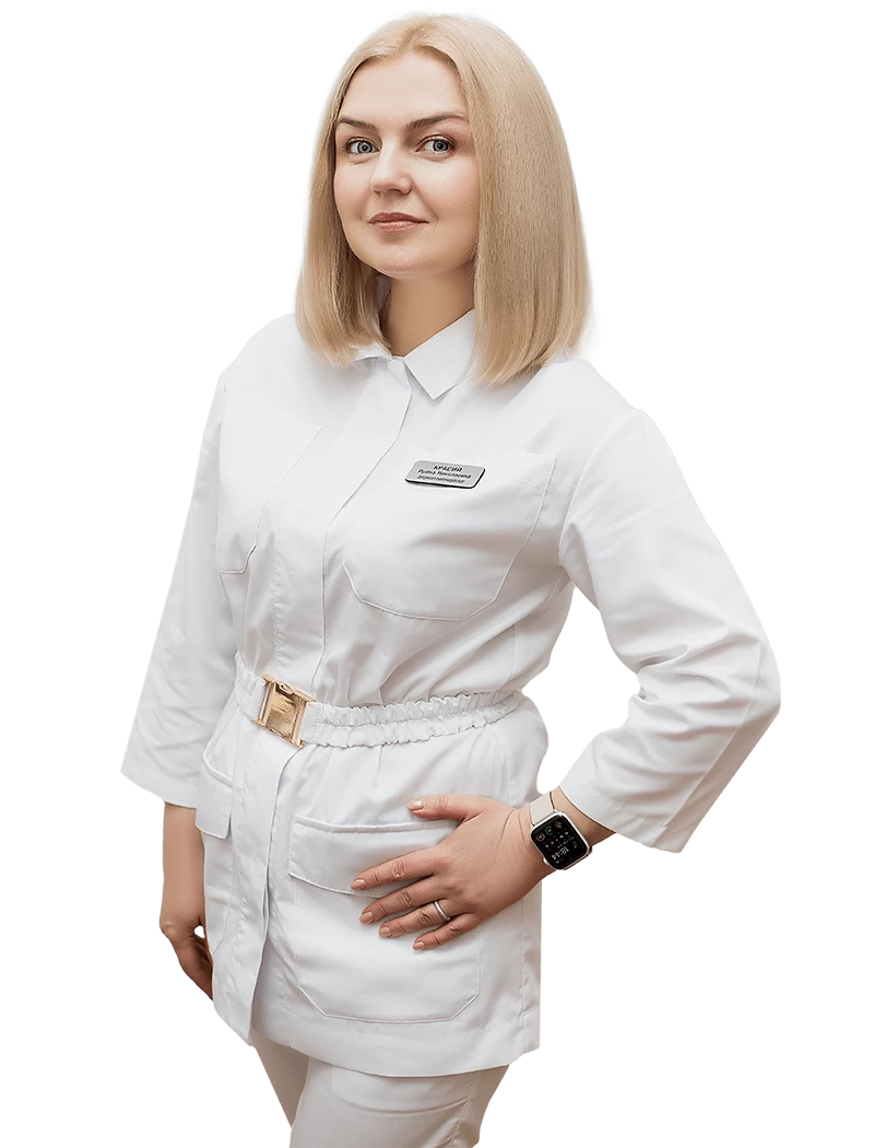 Жінка в білому одязі для медичного закладу